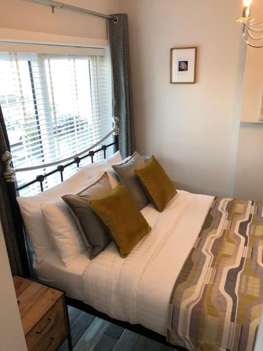 Oystermouth Mumbles - Modern Apartment With Panoramic Sea Views מראה חיצוני תמונה